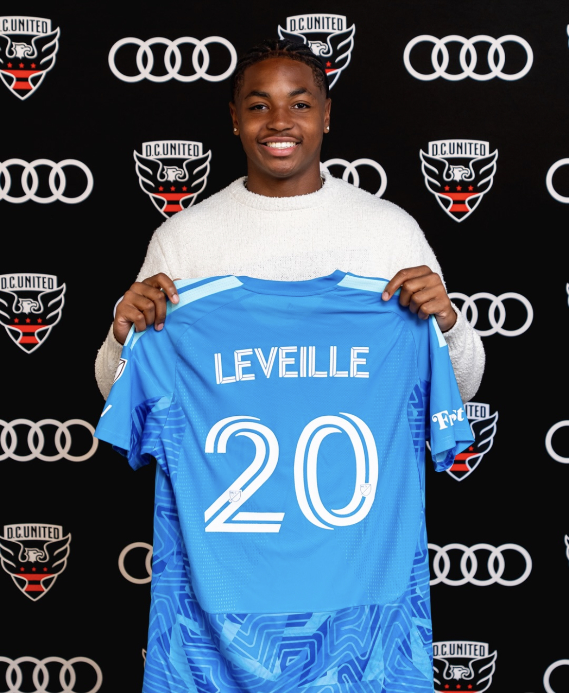OFFICIEL : Grant Léveillé signe son premier contrat professionnel avec